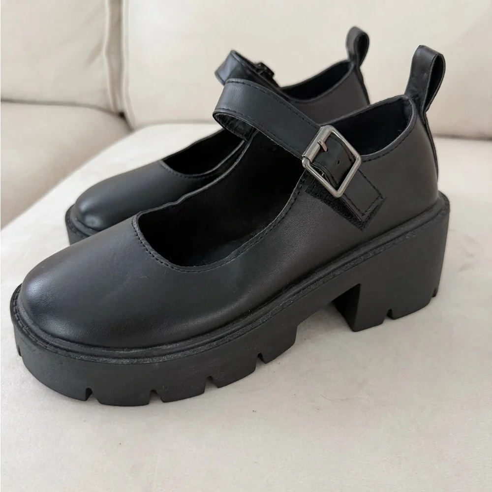 Black Platform Mary Jane Shoes with Buckle Strap